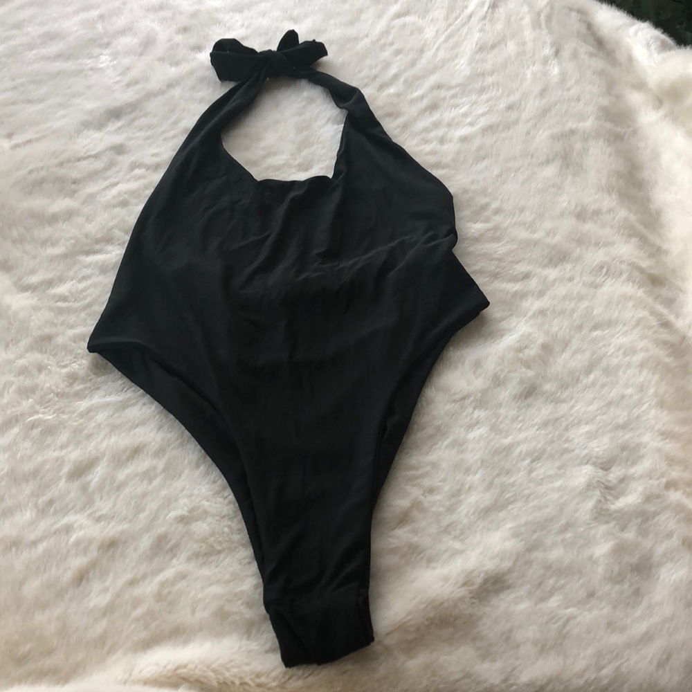 PRETTYLITTLETHINGS One piece high cut Black Bikini